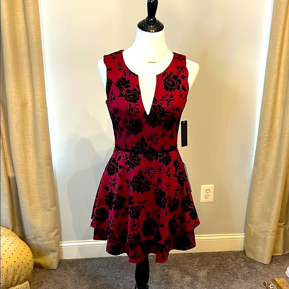 Elegant Floral Sleeveless Dress